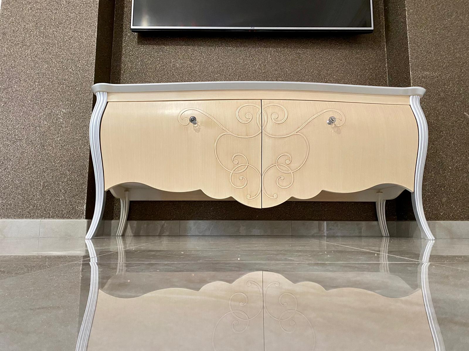 Mobile in legno elegante