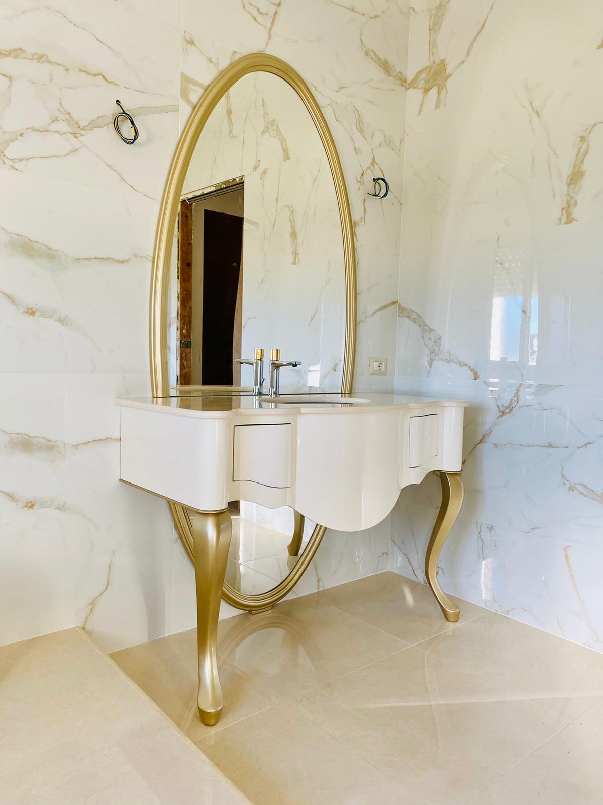 Mobile bagno in legno