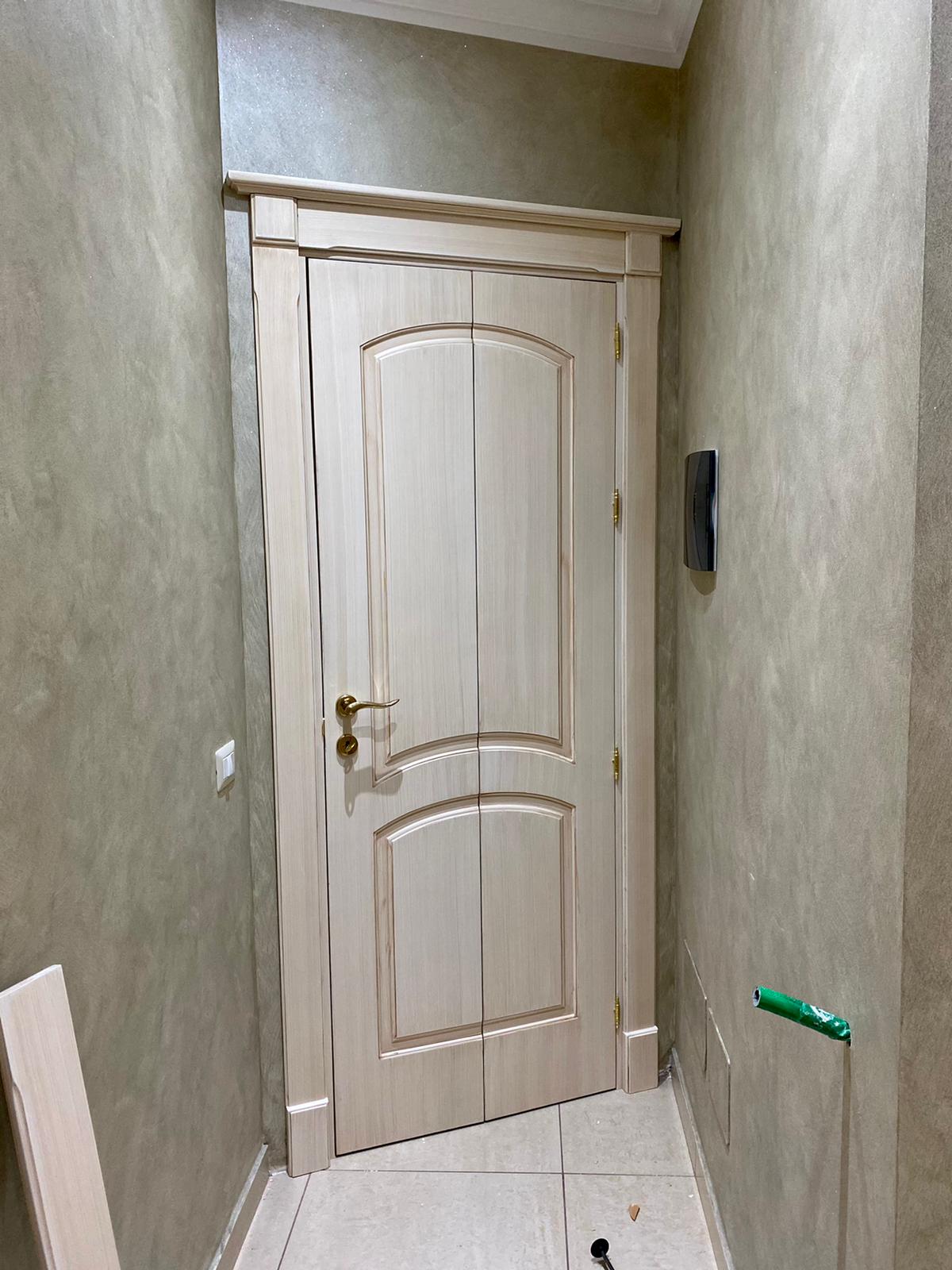 Porta in legno elegante