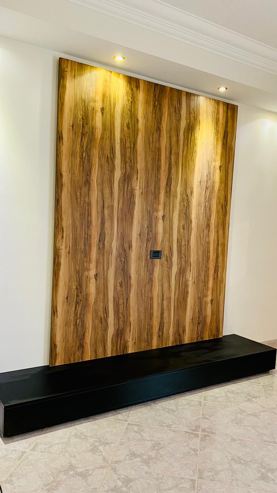 Porta in legno lucida