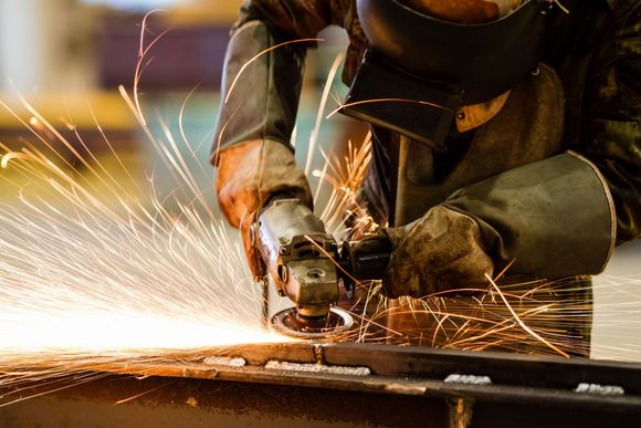 taglio e lavorazione metalli ferrosi e leghe