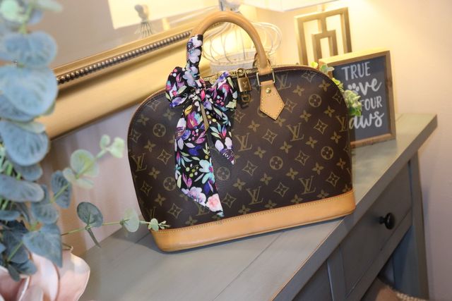 How to Wrap Twilly on Louis Vuitton Purse 