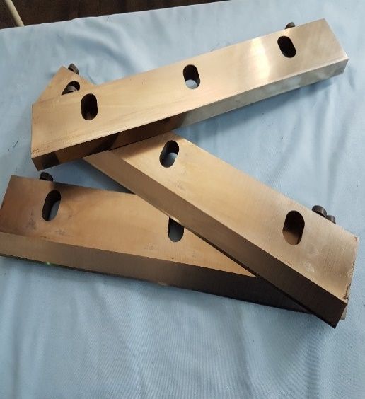Granulator blade used in recycling machine