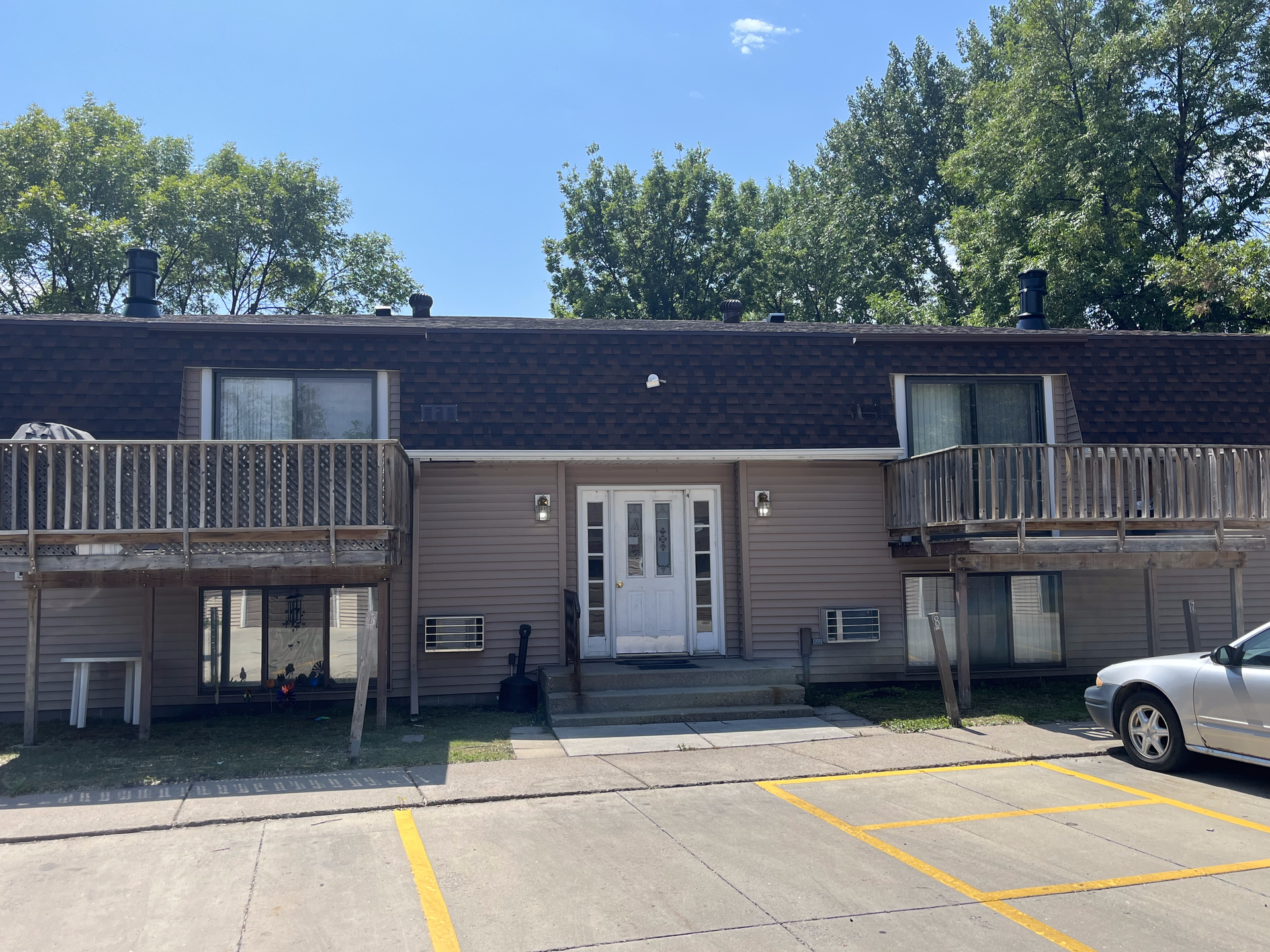 Rental apartment roofing replacement