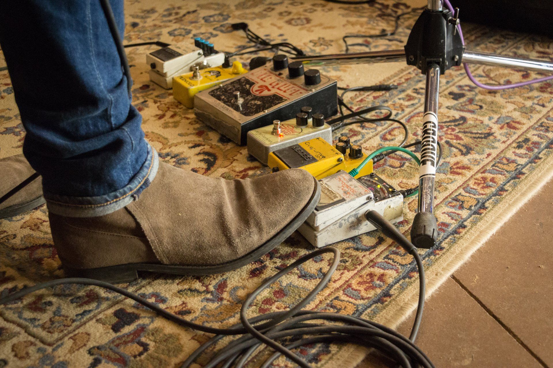 ethan_kotel_audio_colorado_recording_evergroove_studio_guitar_pedals_live_mixing.png