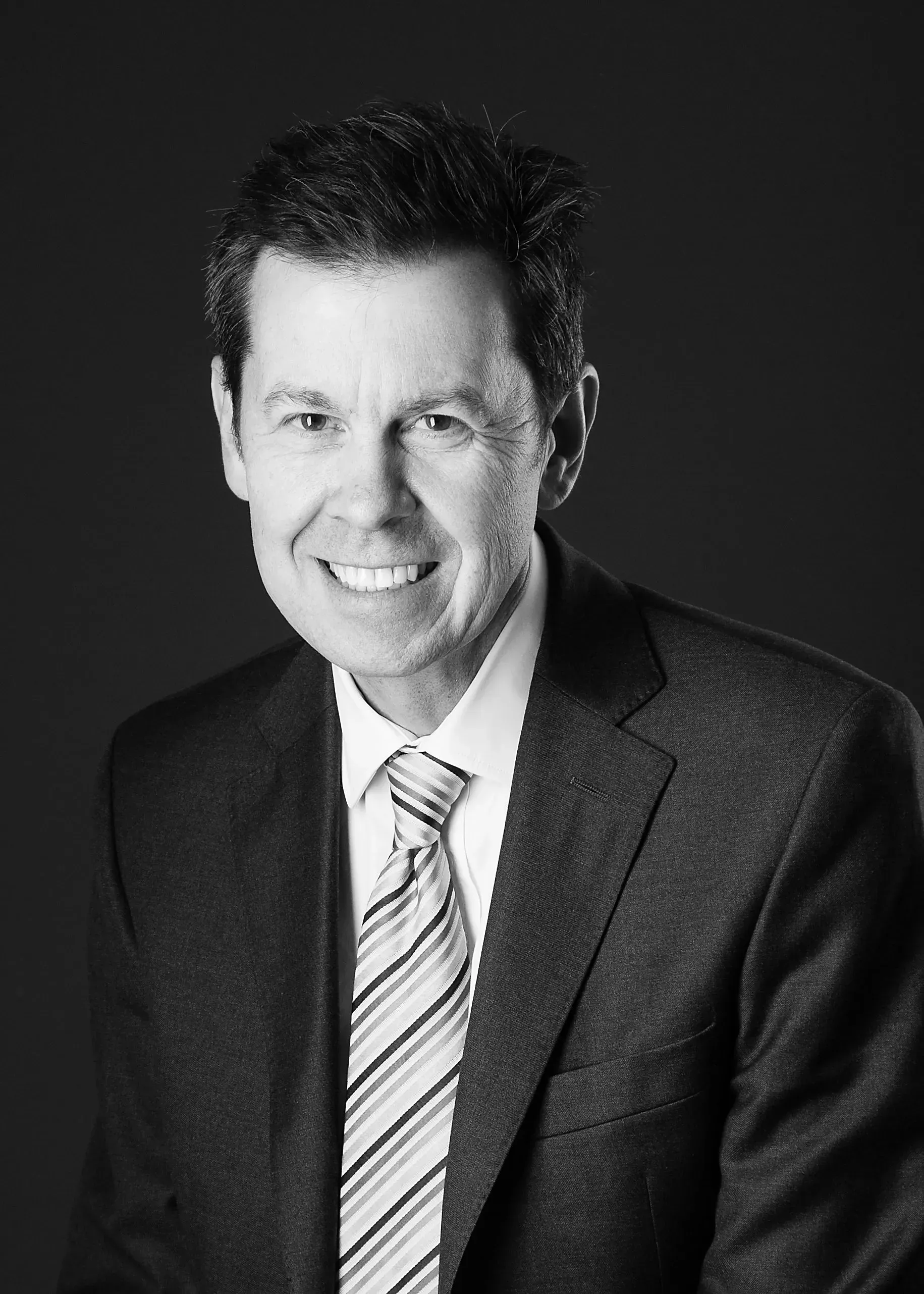 - Cataract surgery and refractive lens exchange offering a wide range of lenses including multifocal and toric
- YAG laser capsulotomy treatment (post-cataract surgery)
- Glaucoma and high eye pressure – care, treatment and monitoring, including Laser iridotomy and trabeculectomy
- Macular Degeneration – care and treatment using modern injection therapies including Avastin, Eylea and Vabysmo
- Diabetic eye disease – care, treatment and monitoring including Ozurdex injections and argon laser
- Floaters – assessment and treatment with laser
- Contact lens problems
- Retinal tears and detachments – diagnosis and treatment
- Retinal problems – drusen and vein occlusions
- Excision of pterygium
- Incision/excision of eyelid lumps/chalazion
- Insertion of punctal plugs
- General eye problems – watery eye, glare, dazzle, itchy, red or inflamed eyes
- Dry eyes (including use of punctal plugs)
- Double vision
- Certificate of Visual Impairment (CVI) assessments.