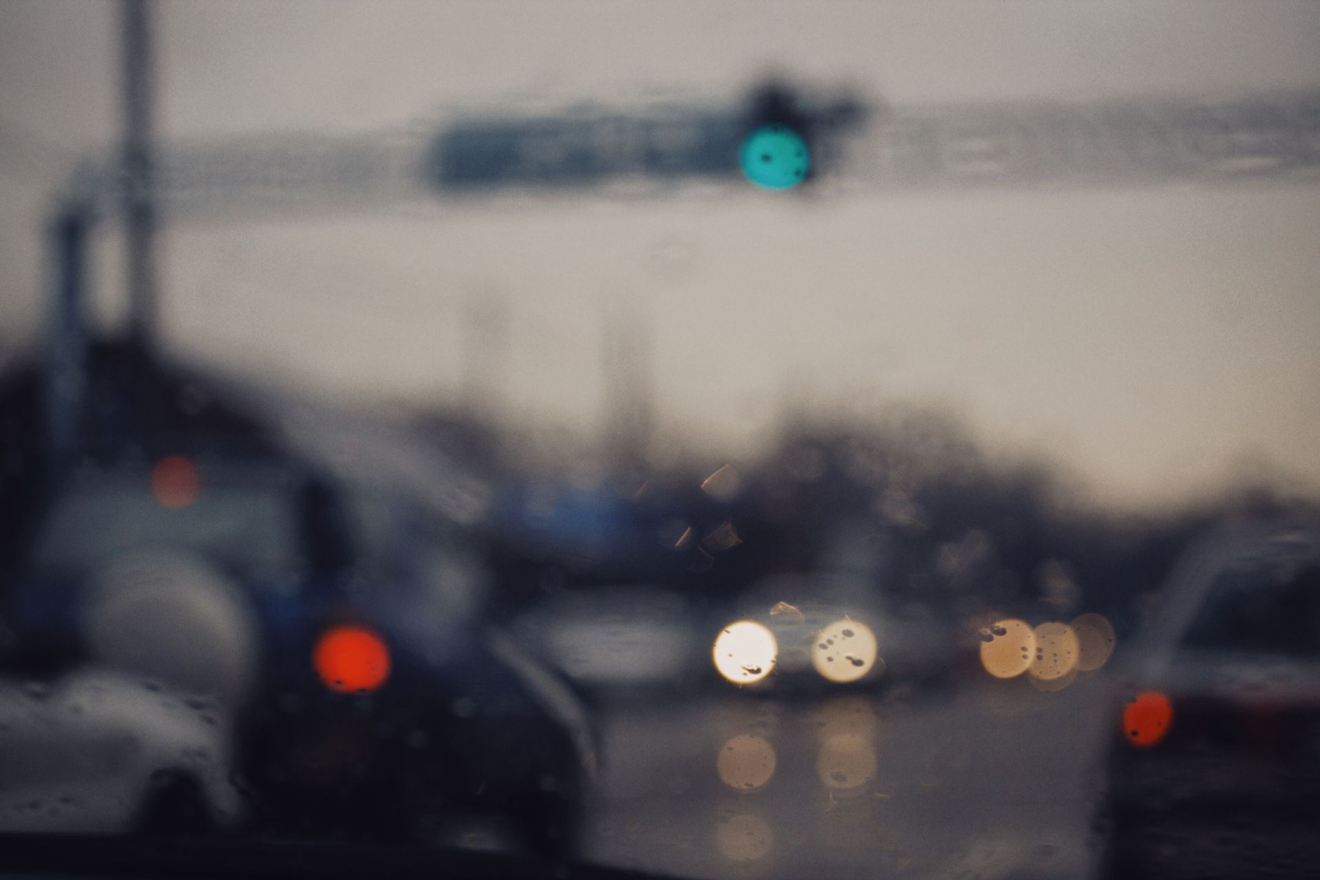 Glare and difficulty driving at night as possible cataract symptoms
