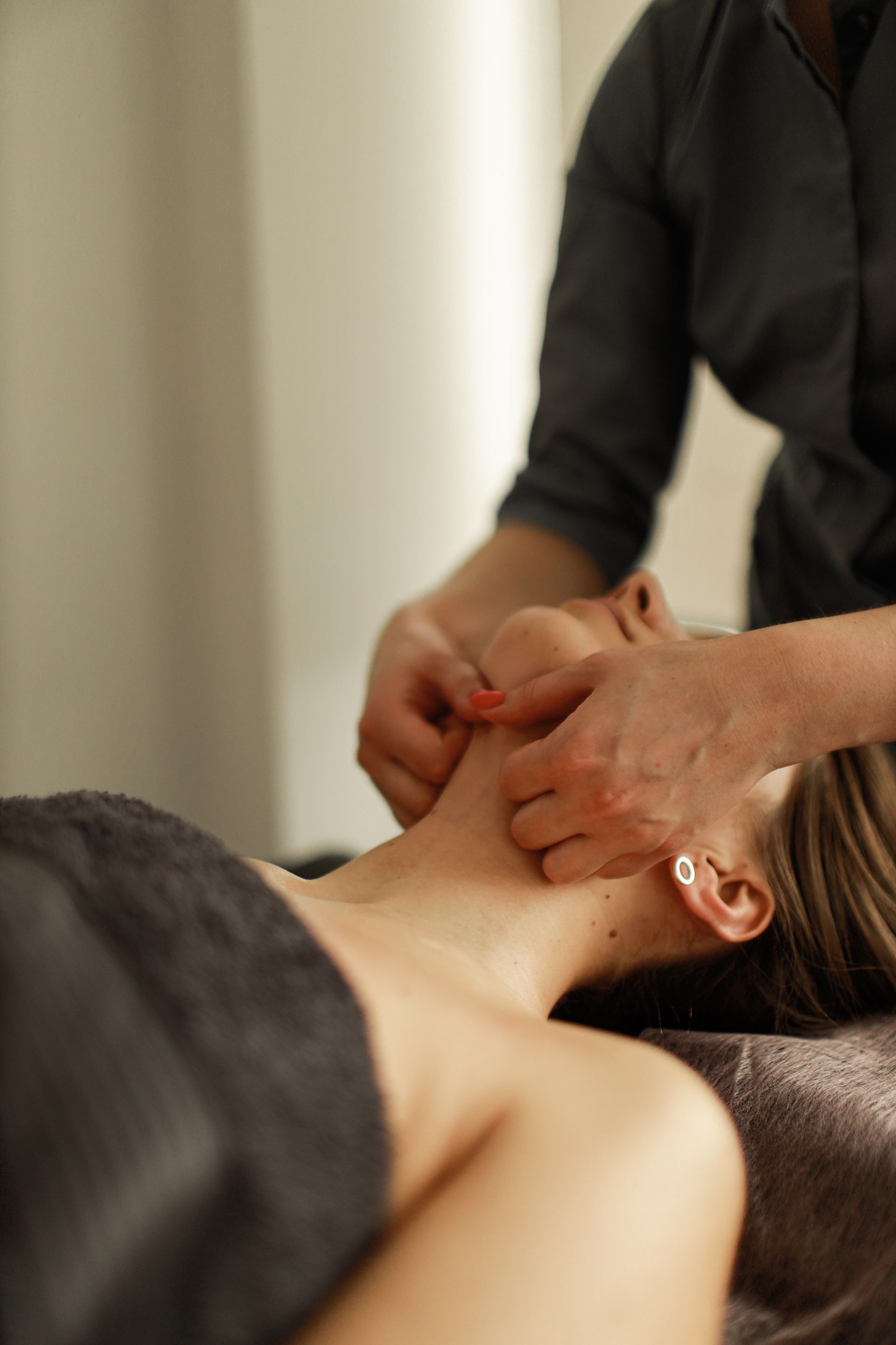 woman getting a lymphatic massage