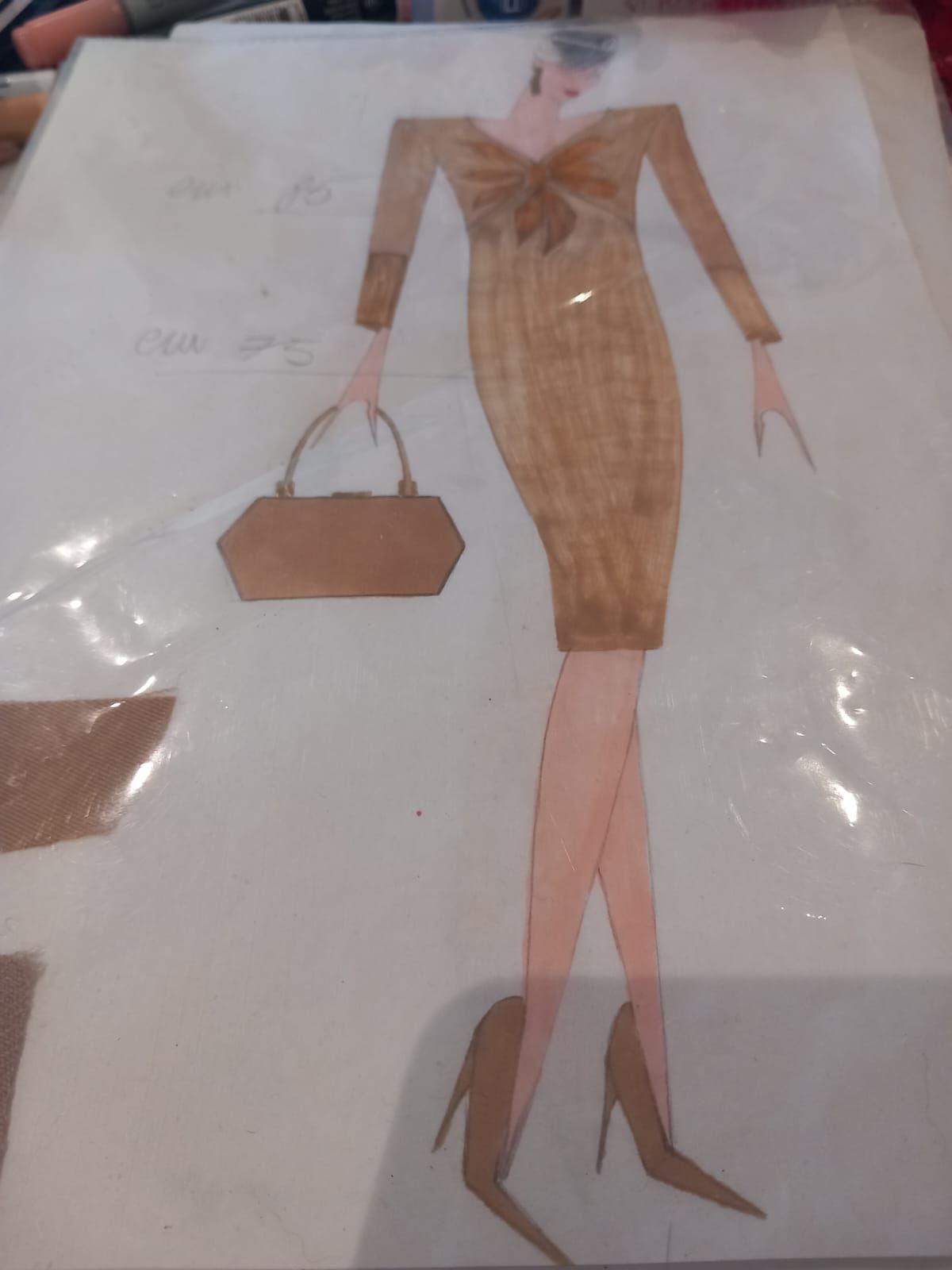 Illustrazione di moda di una persona con un abito color cammello a maniche lunghe