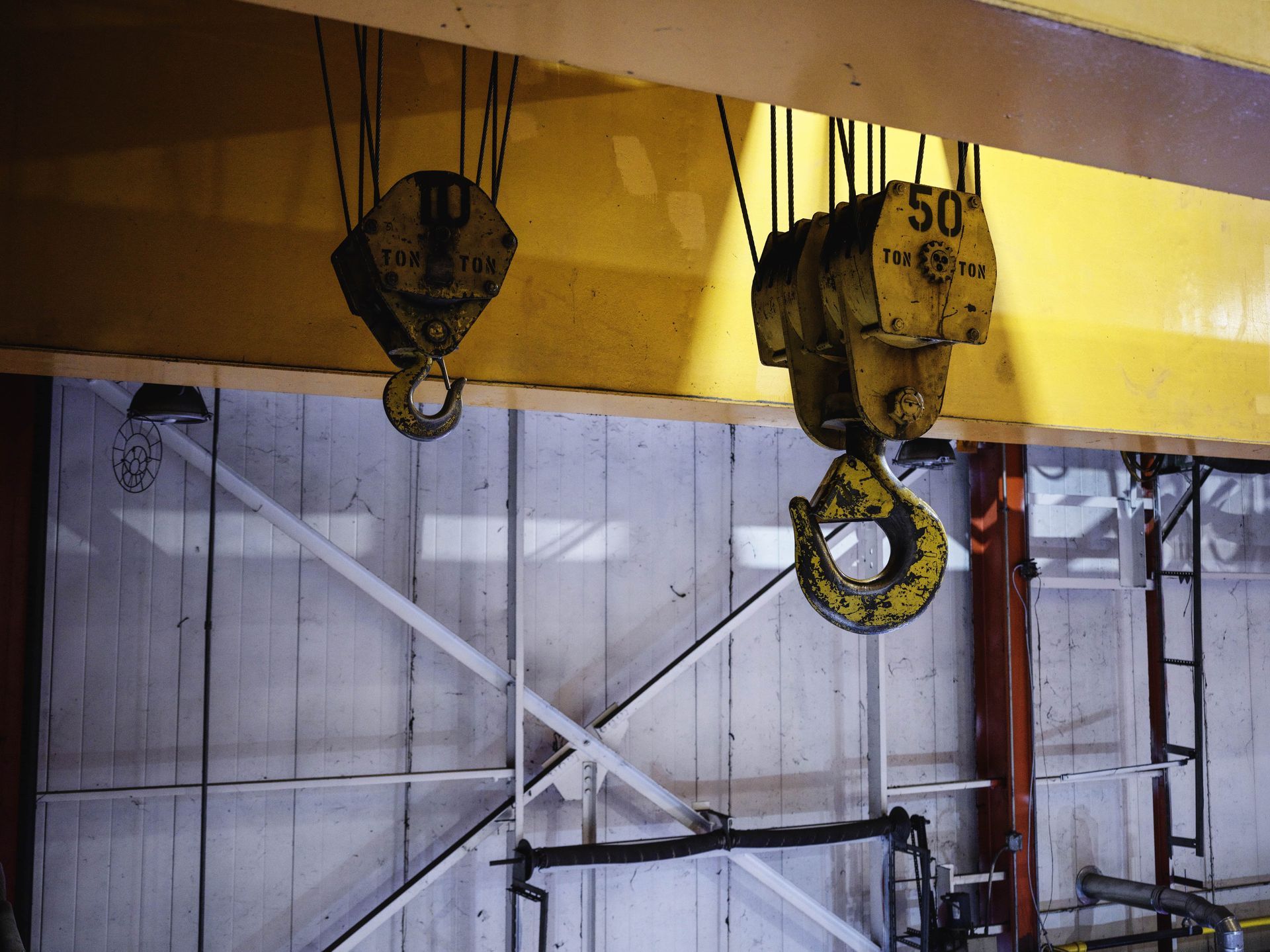 A crane hook with the number 50 on it