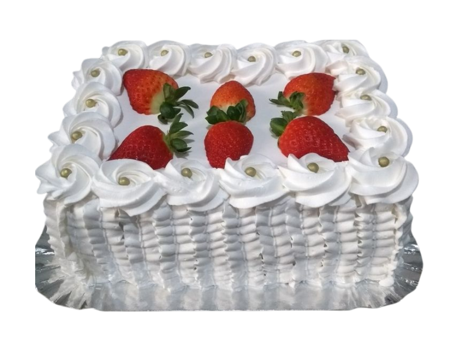 Um bolo quadrado com chantilly e morangos por cima