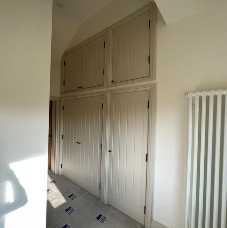 Fitted wardrobe in white, Bournemouth.