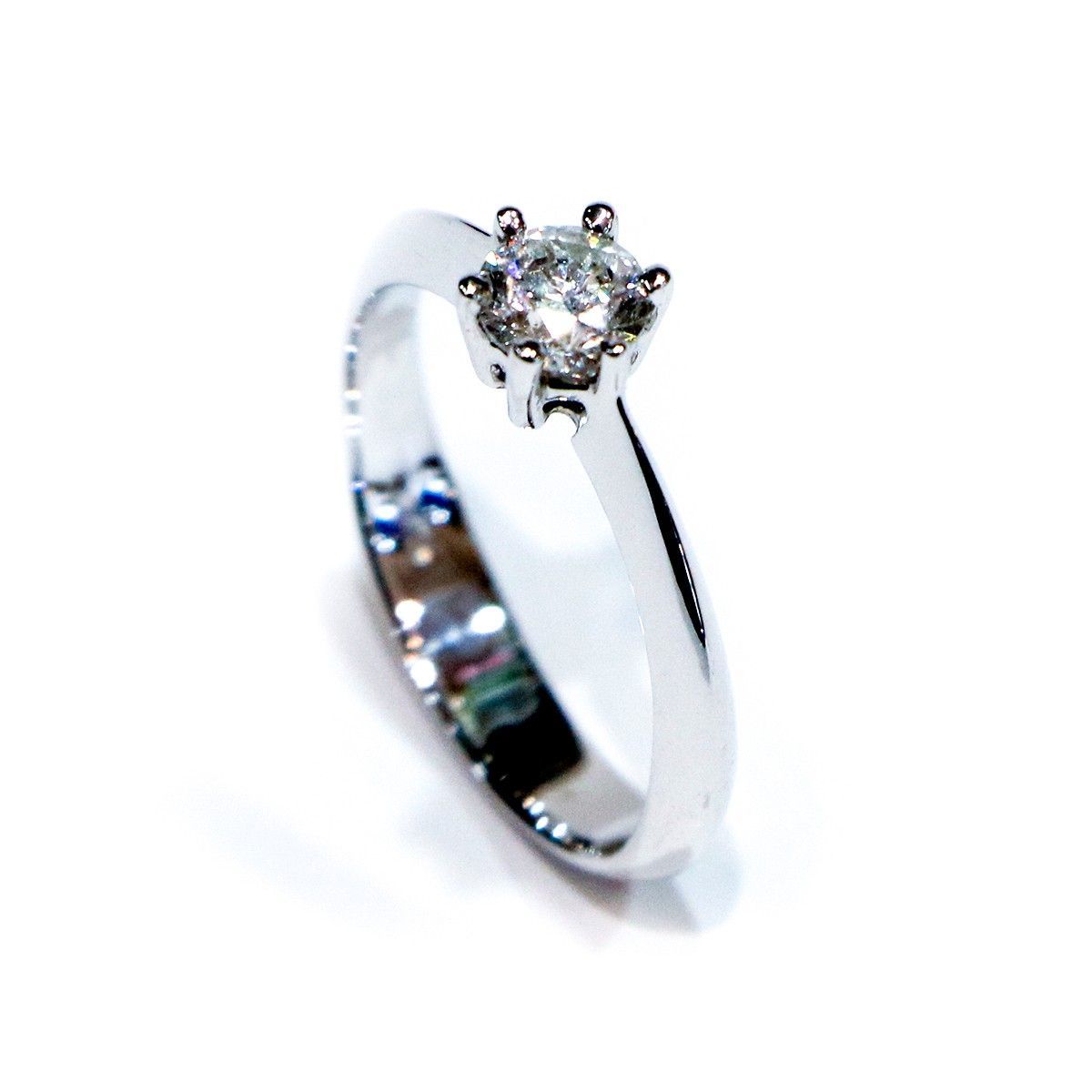 白Ｋ經典六爪鑽戒