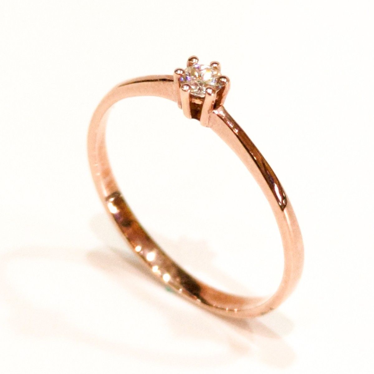 玫瑰金典雅六爪鑽戒