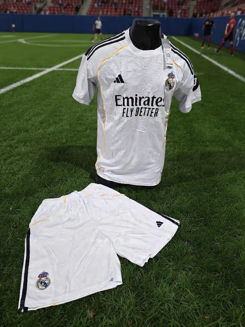 CONJUNTOS DE REAL MADRID NUEVA TEMPORADA