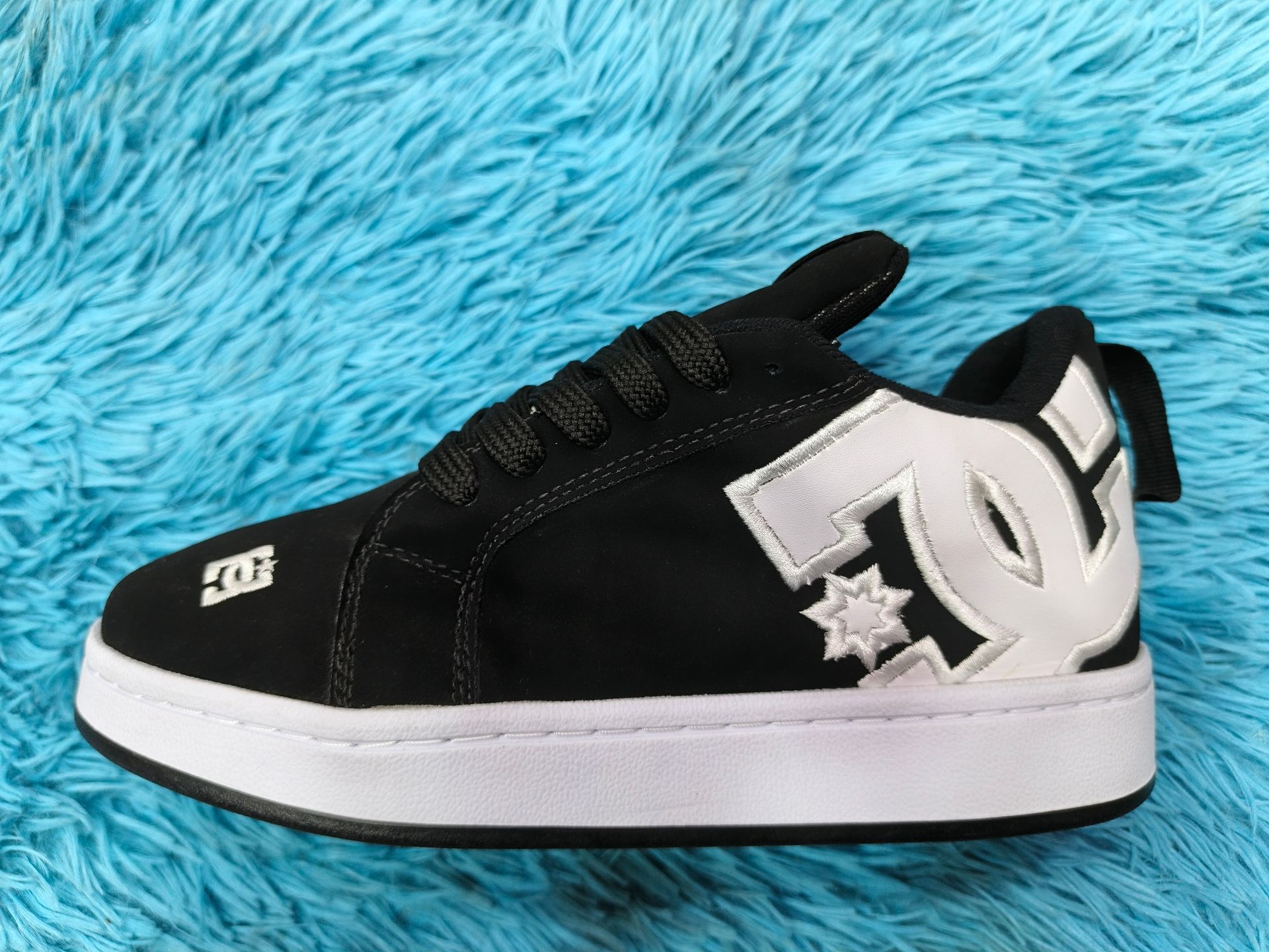 DC SHOES