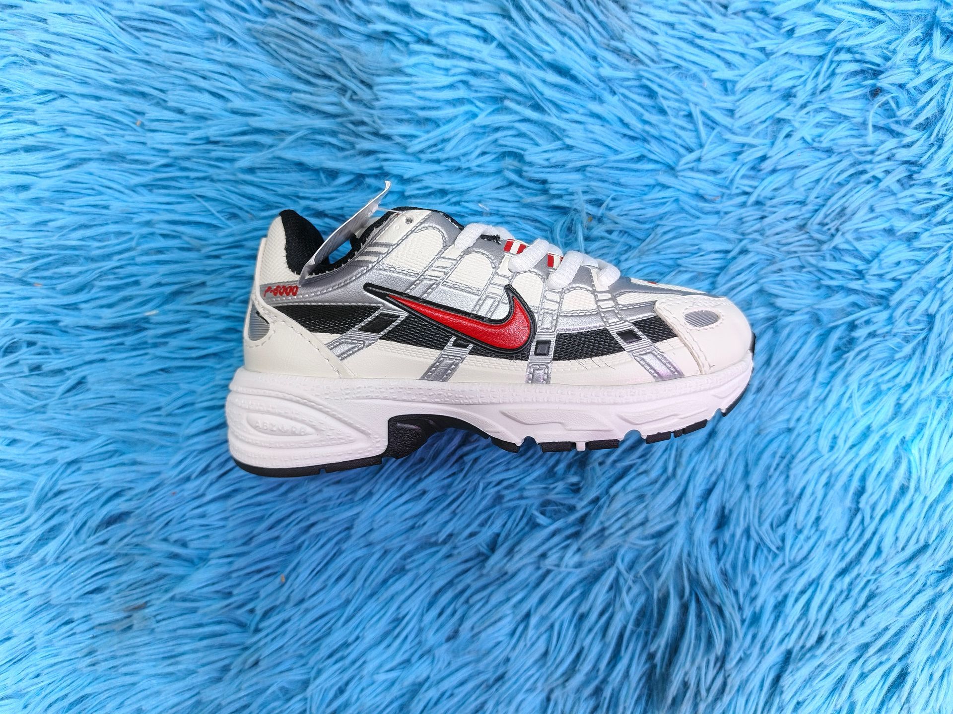 NIKE P-6000 NIÑO