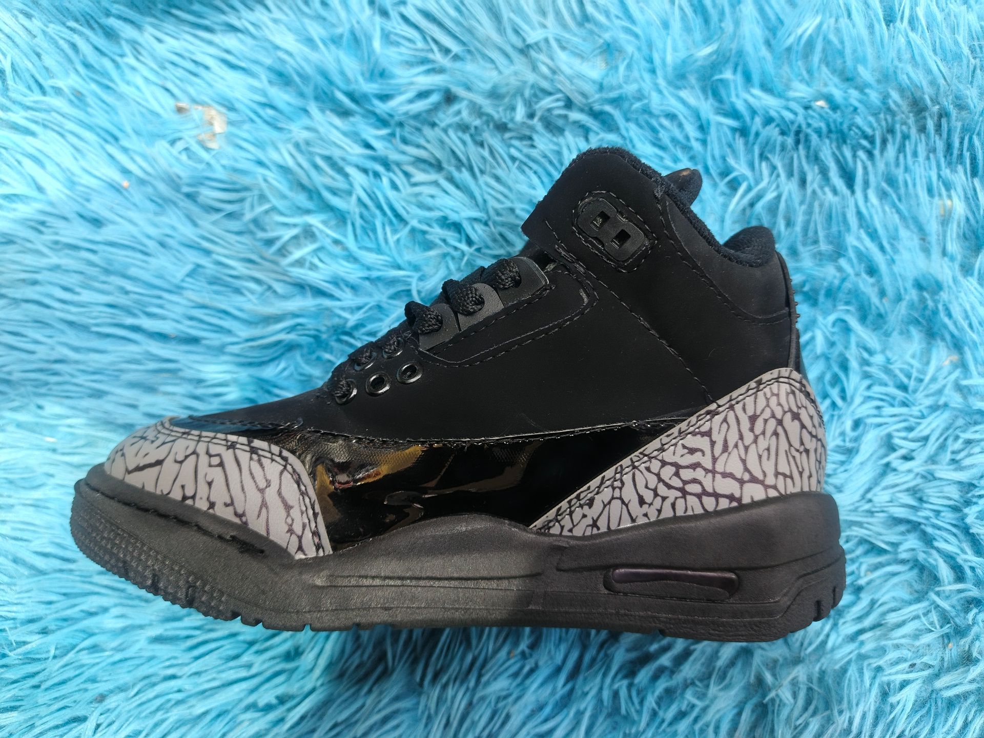 jordan retro 3 travis scott