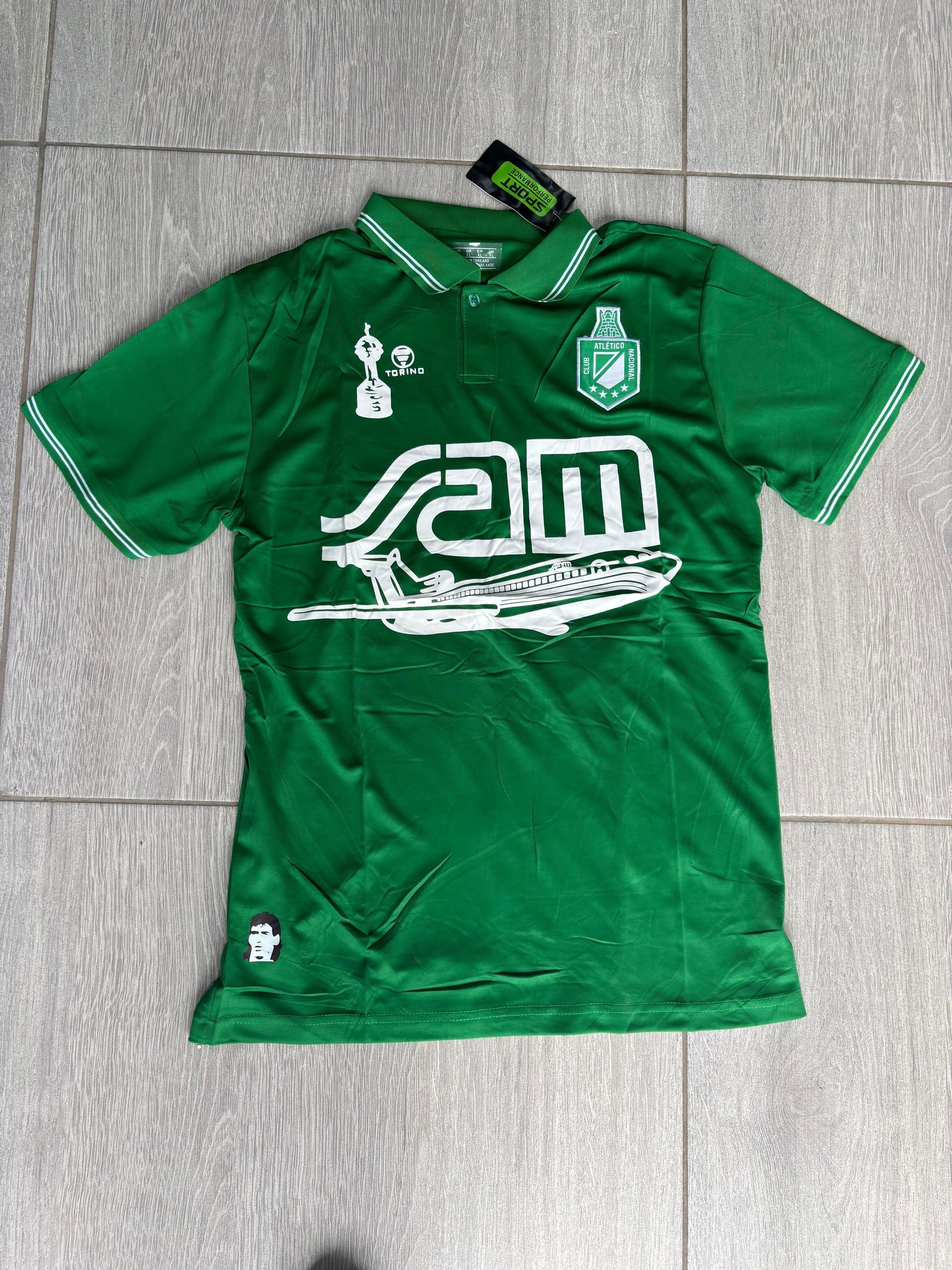 CAMISETA RETRO DEL ATLETICO NACIONAL