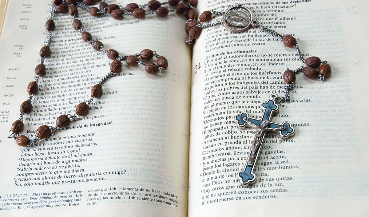 rosary over spanish literature