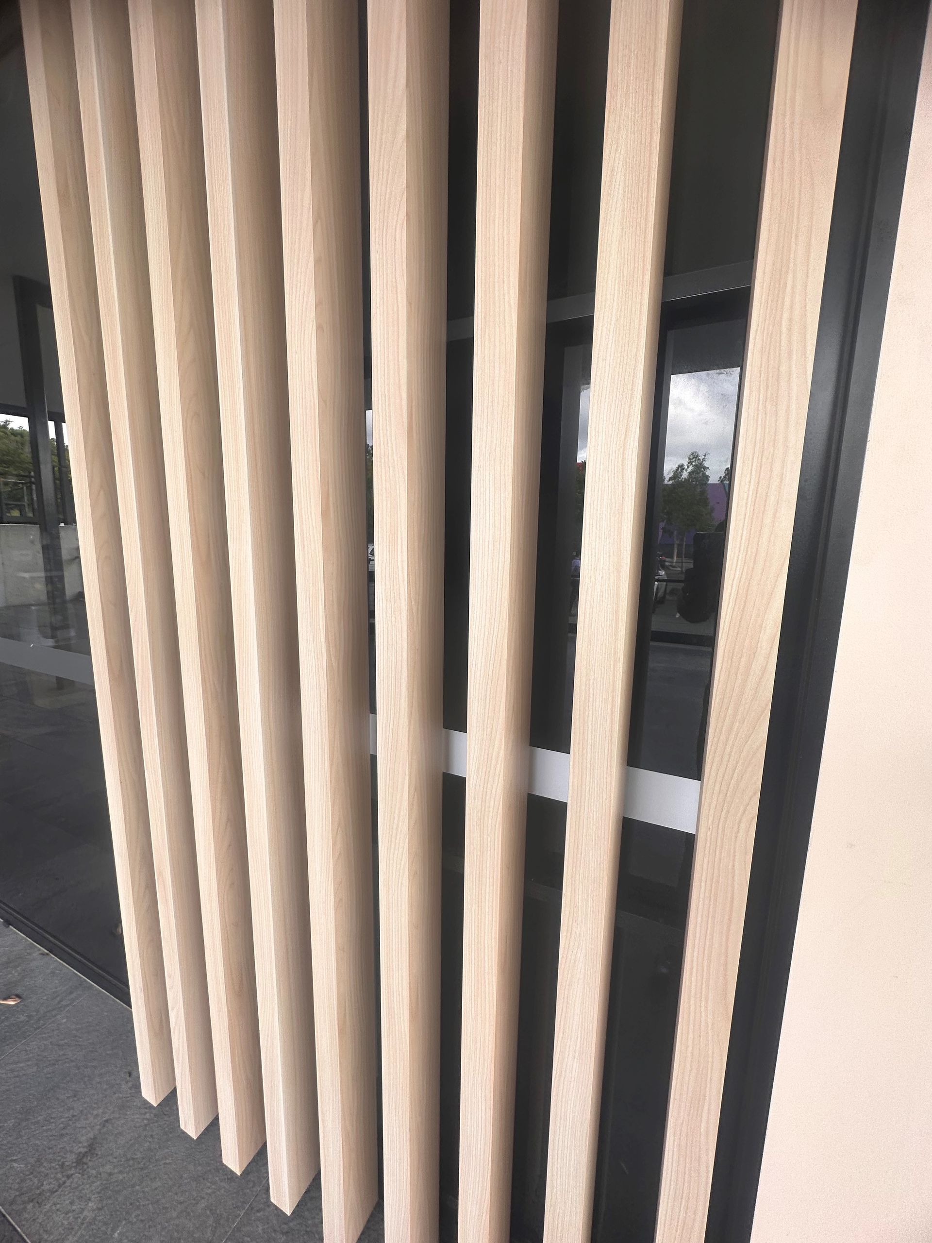 Aluminium screen battens on a restaurant