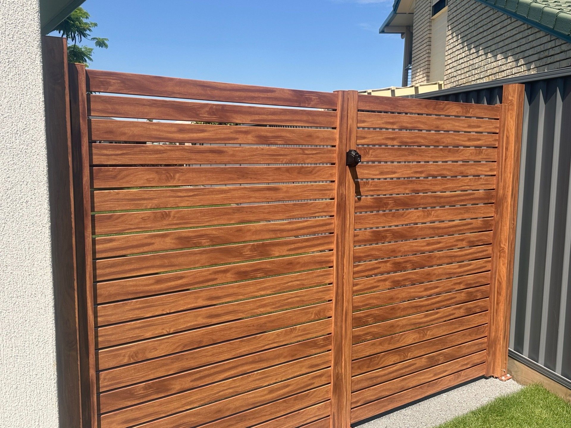 Aluminium screen battens on a restaurant 