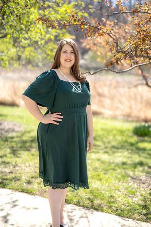 Hillary Vaillancourt Headshot