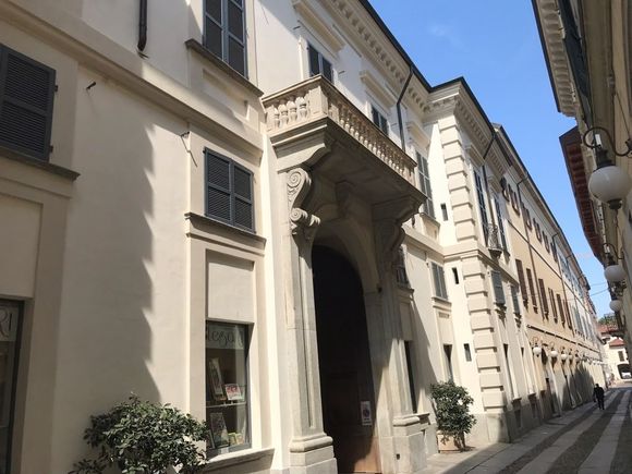rifacimento facciata edificio storico Novara