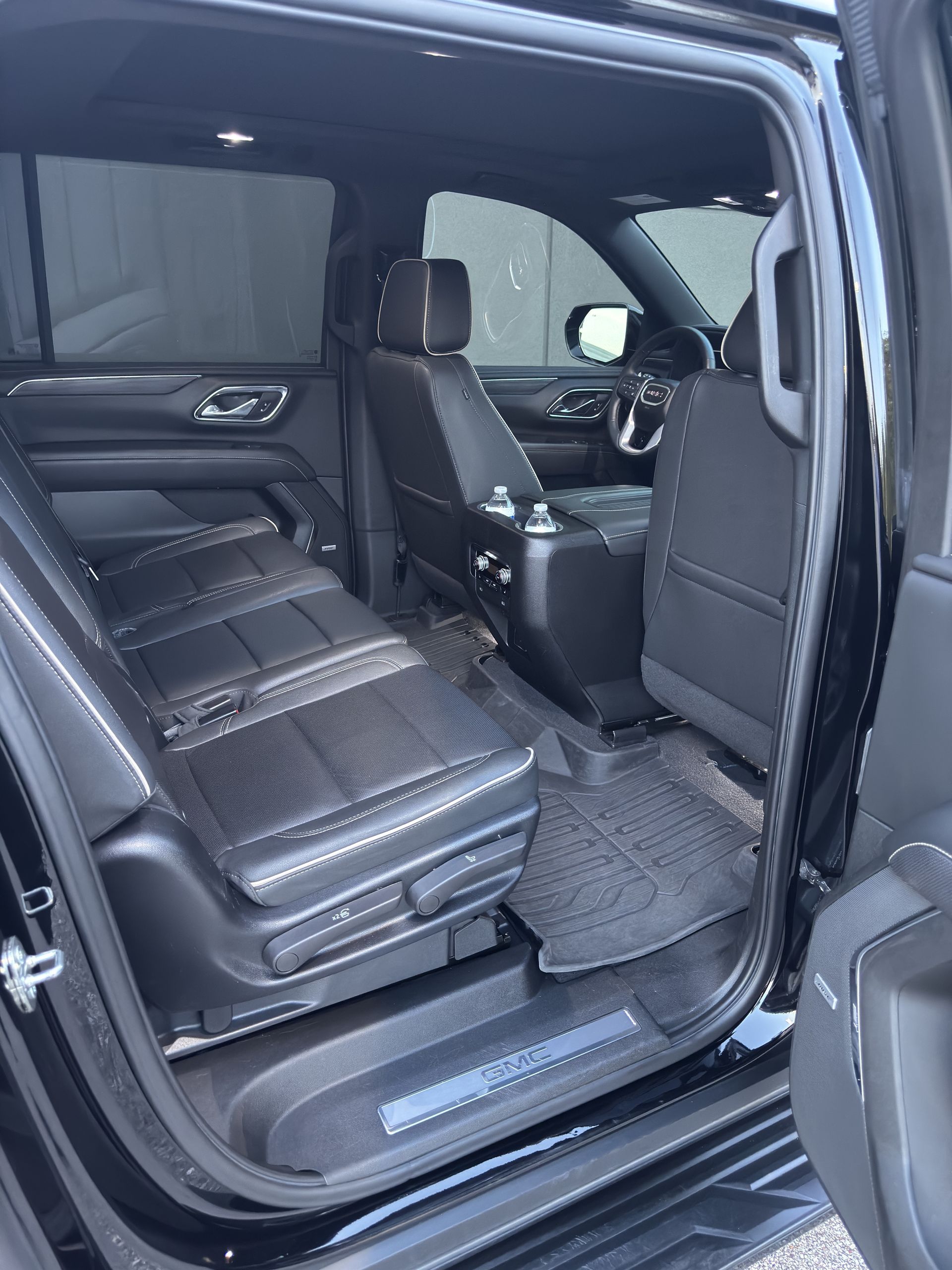 GMC Yukon SUV interior picture