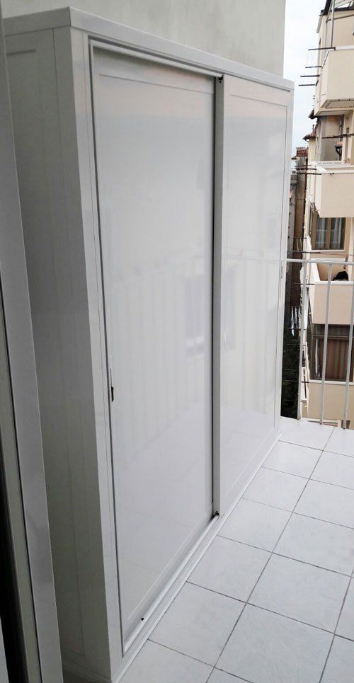 porta esterna bianca