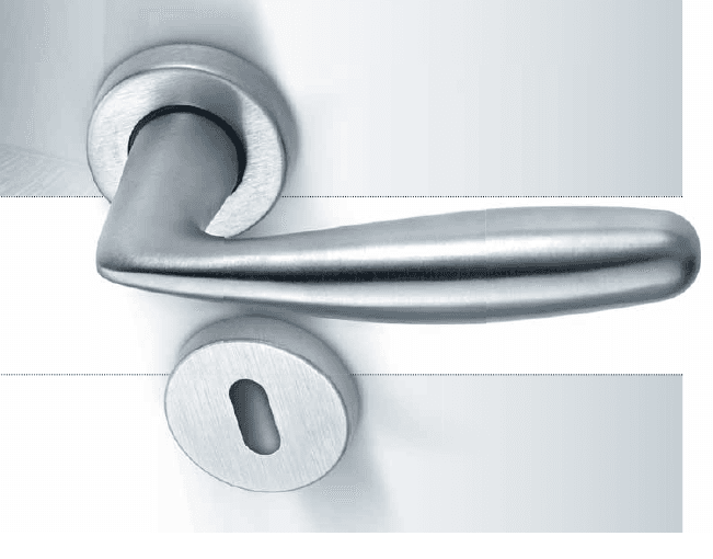 maniglia della porta in acciaio