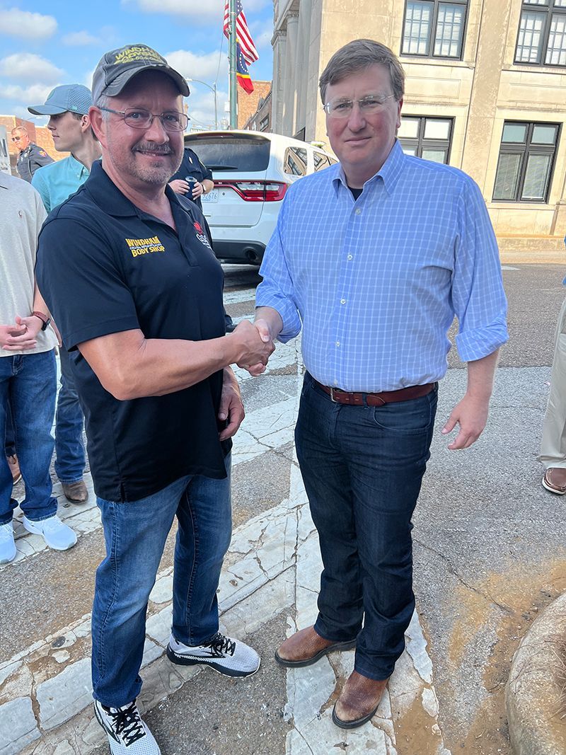 Owner shaking hand outside | Windham Bodyshop