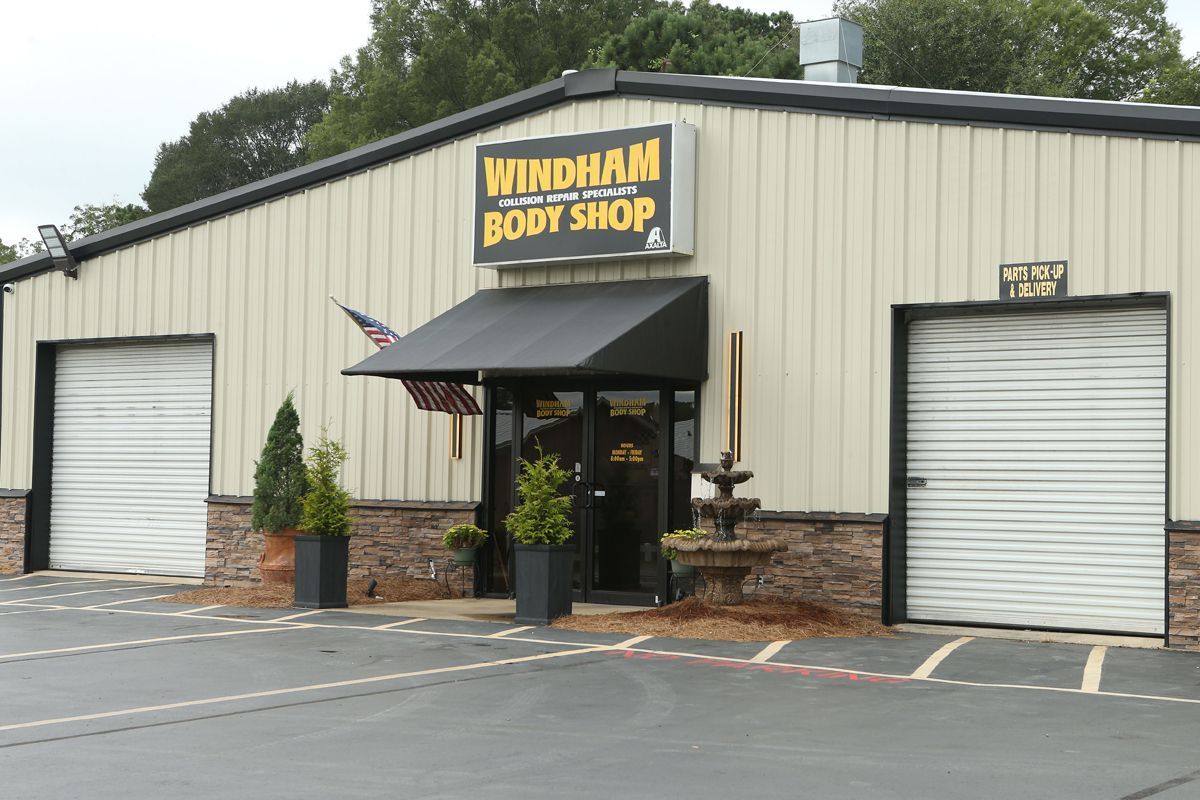 Front of our shop | Windham Bodyshop