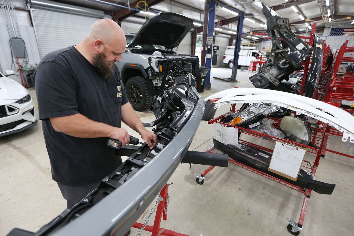 Inside our garage with our expert staff | Windham Bodyshop