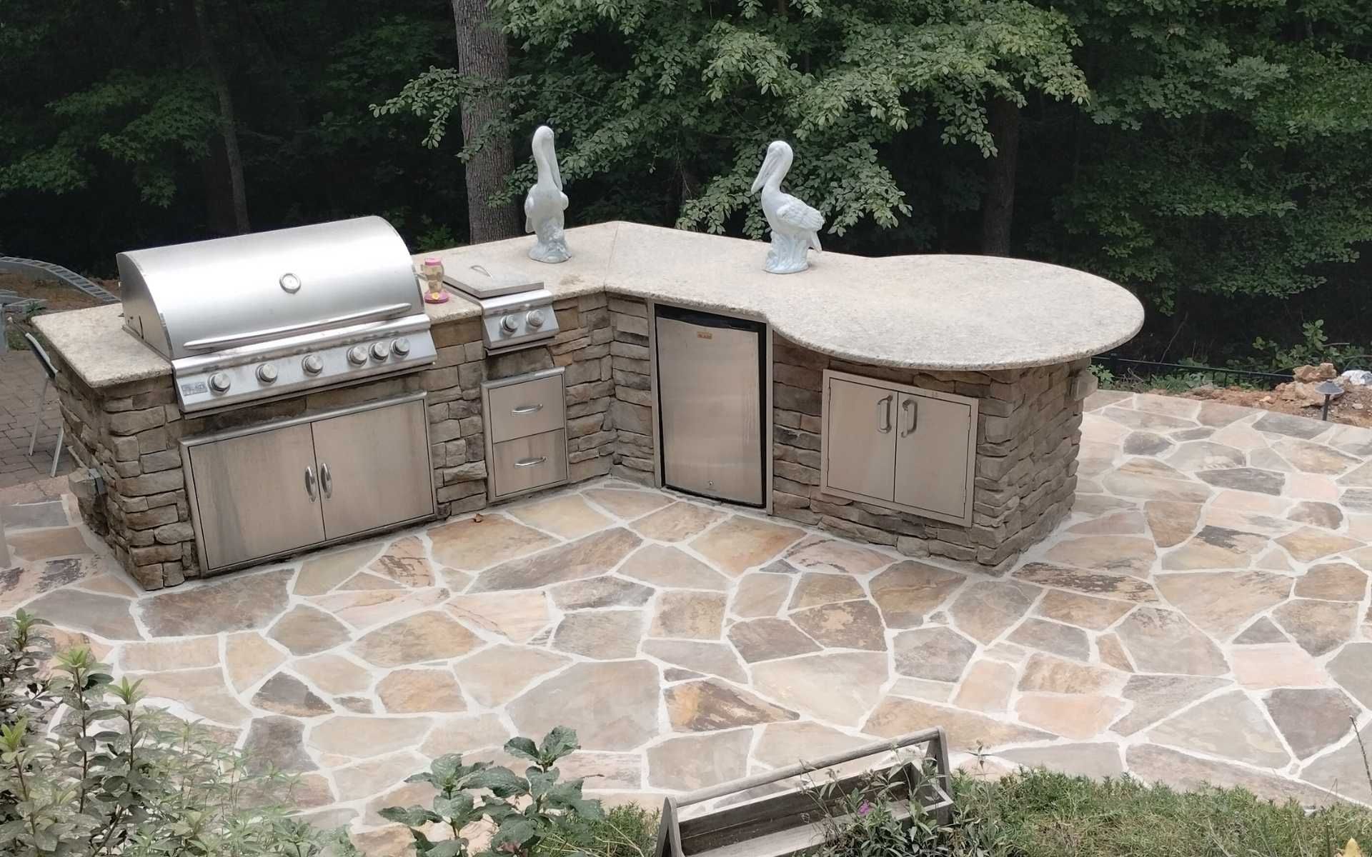 outdoor kitchen