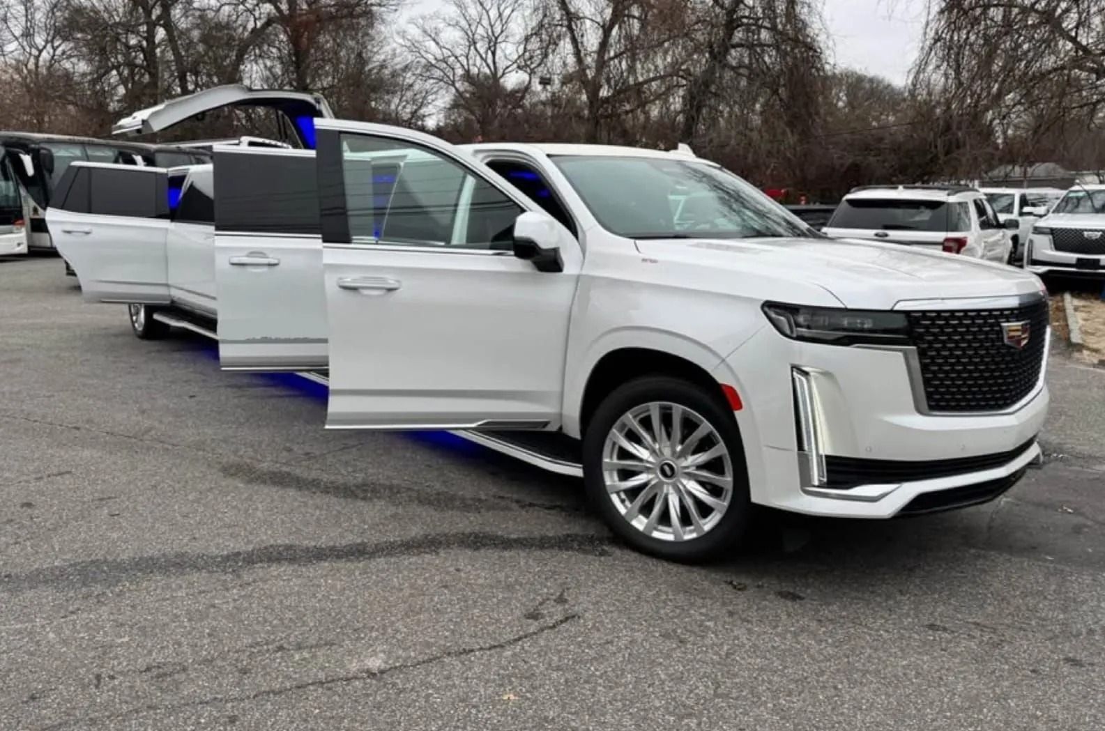 Cadillac Escalade 600 Stretch SUV Limo