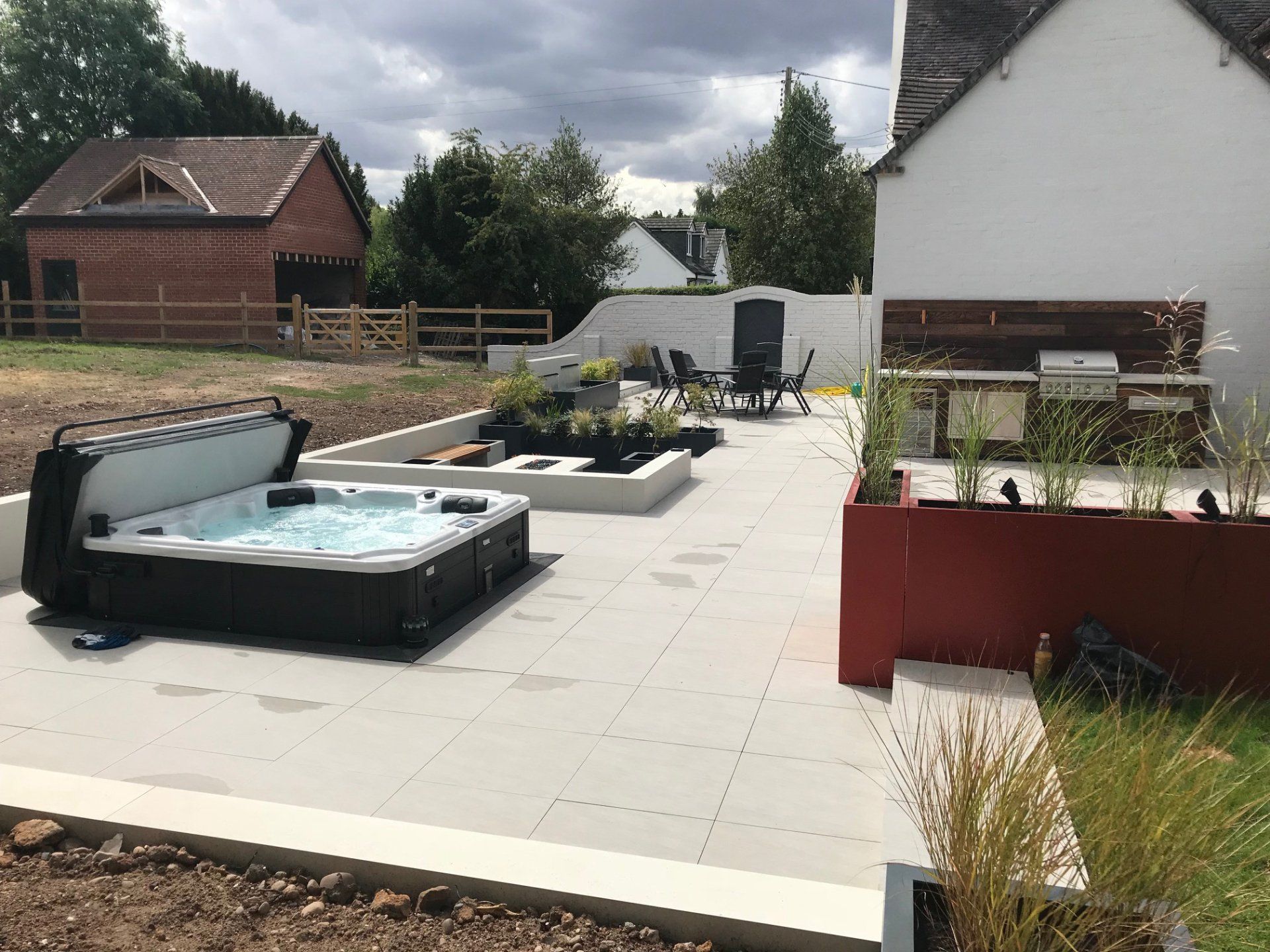 outdoor-entertaining-area