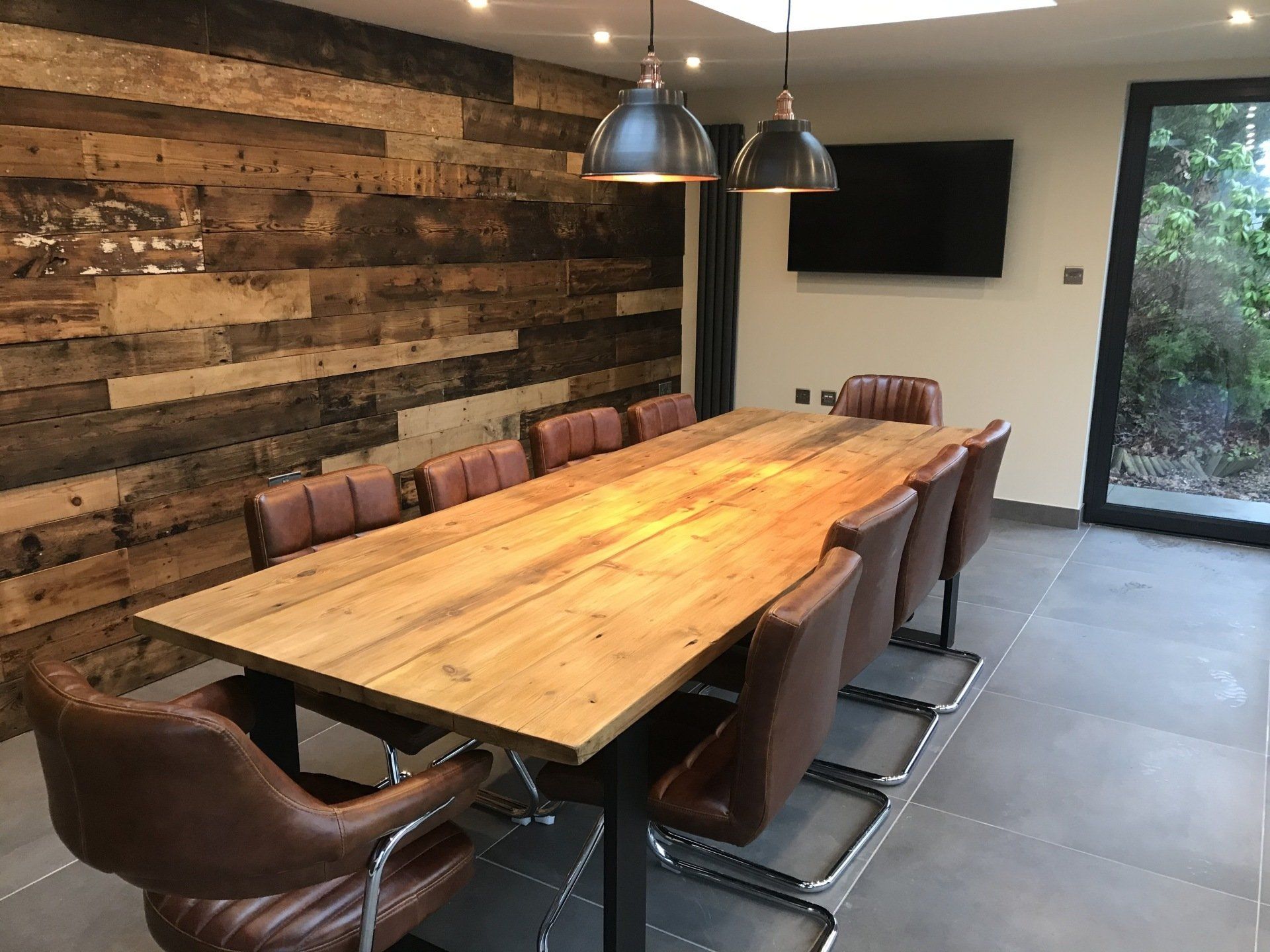 contemporary-meeting-room