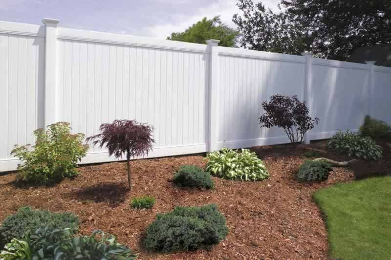 Preventing Mold and Mildew Build-Up on Your Fence in Monmouth County, New Jersey