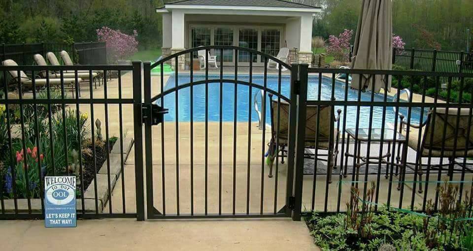 The Top 5 Dog-Friendly Fences for Your Yard in Monmouth County, New Jersey