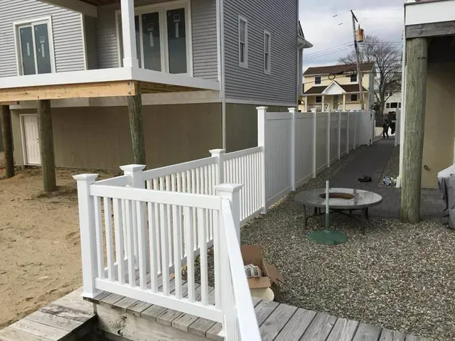 fencing contractor Middletown NJ