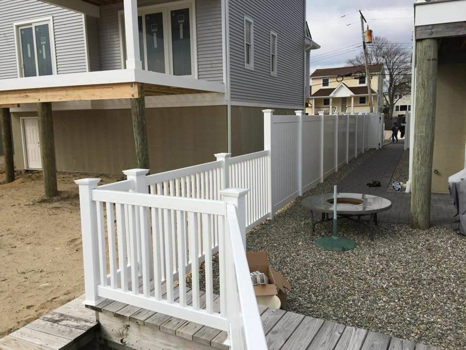 wood fence installation - fencing by excellence