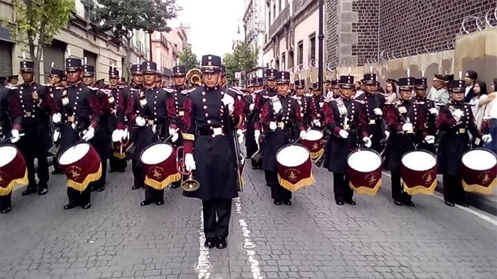 ARTÍCULOS MILITARES ESCOLARES