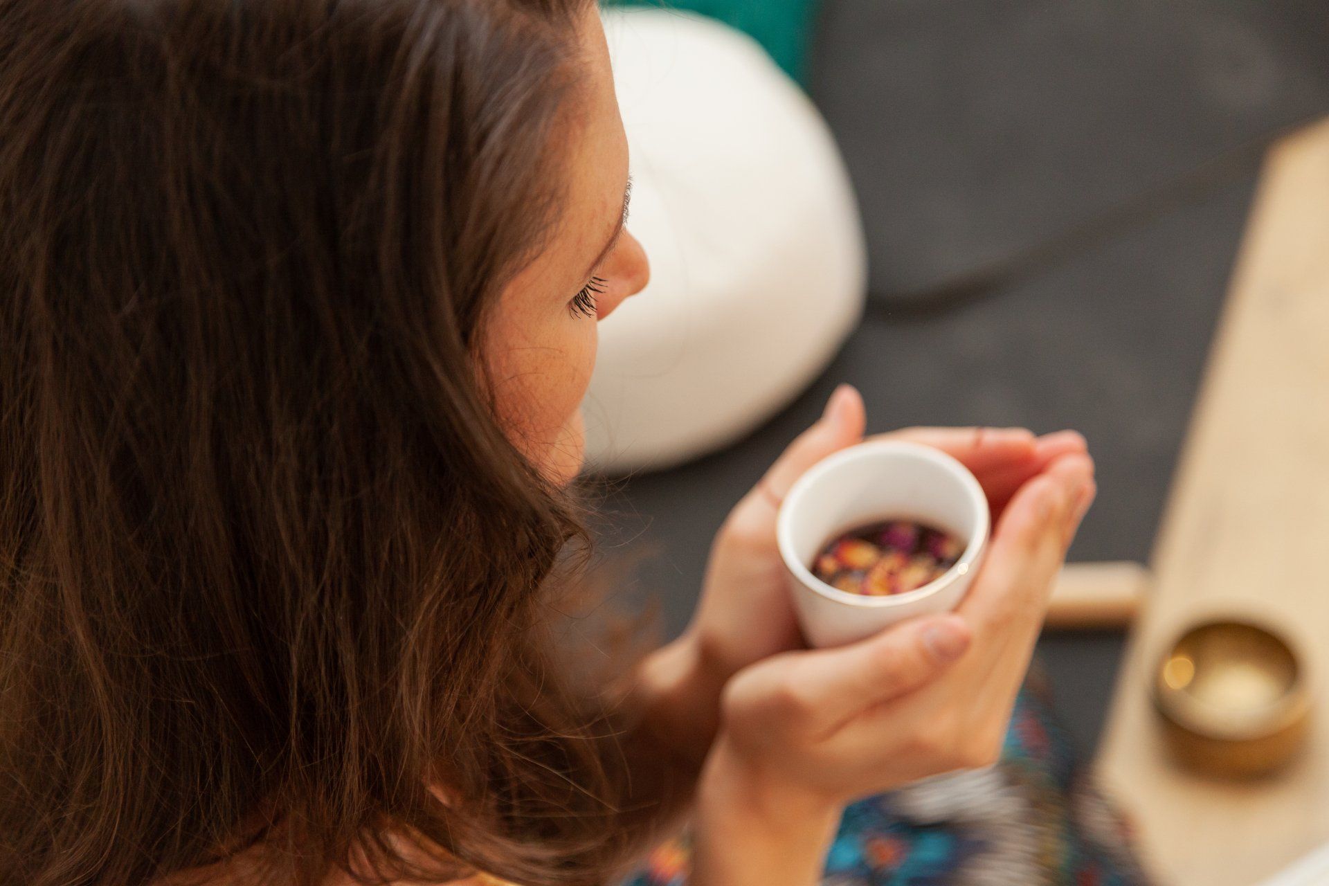 Ramona Göbhart trinkt Kakao 