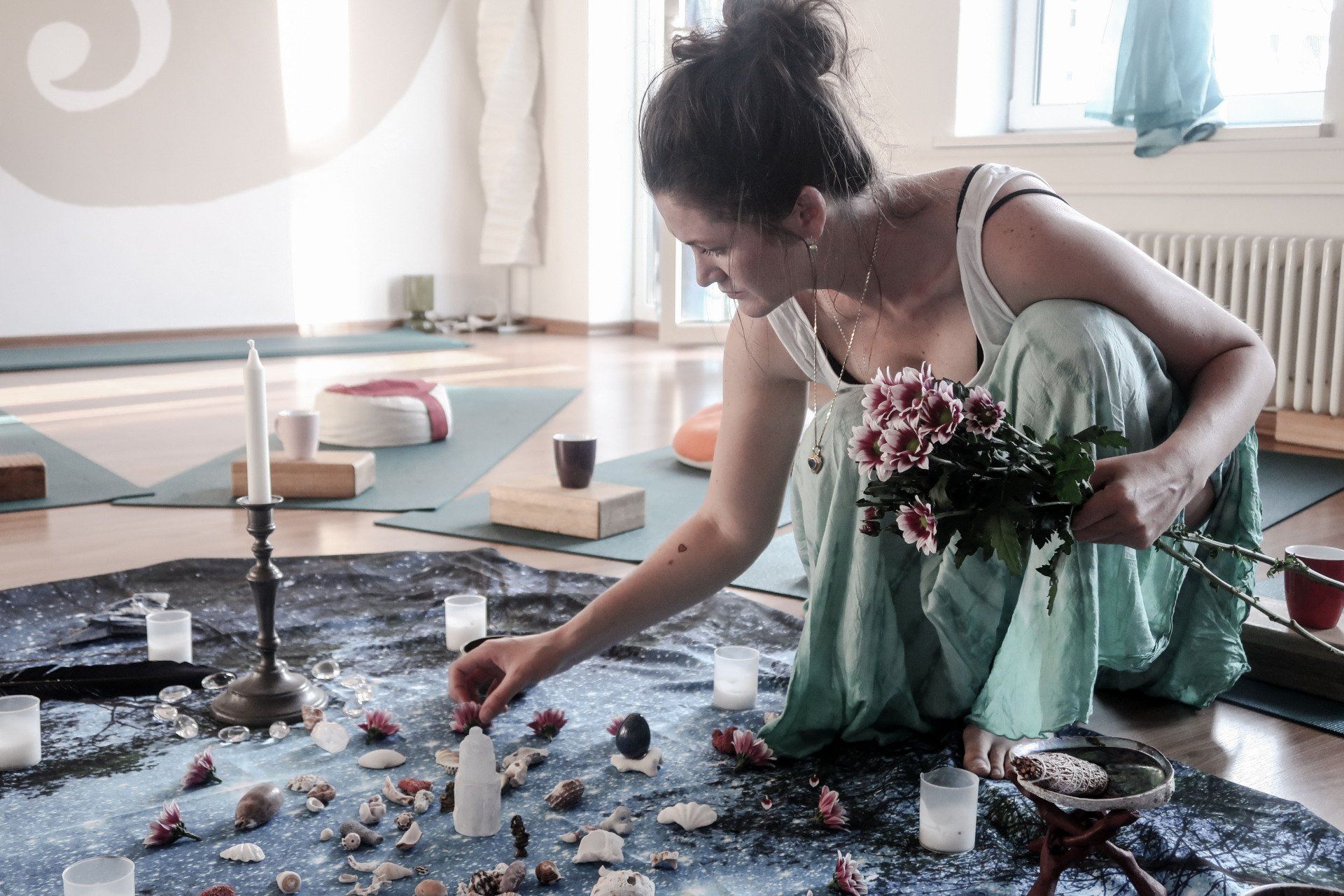 Ramona Göbhart gestaltet Altar