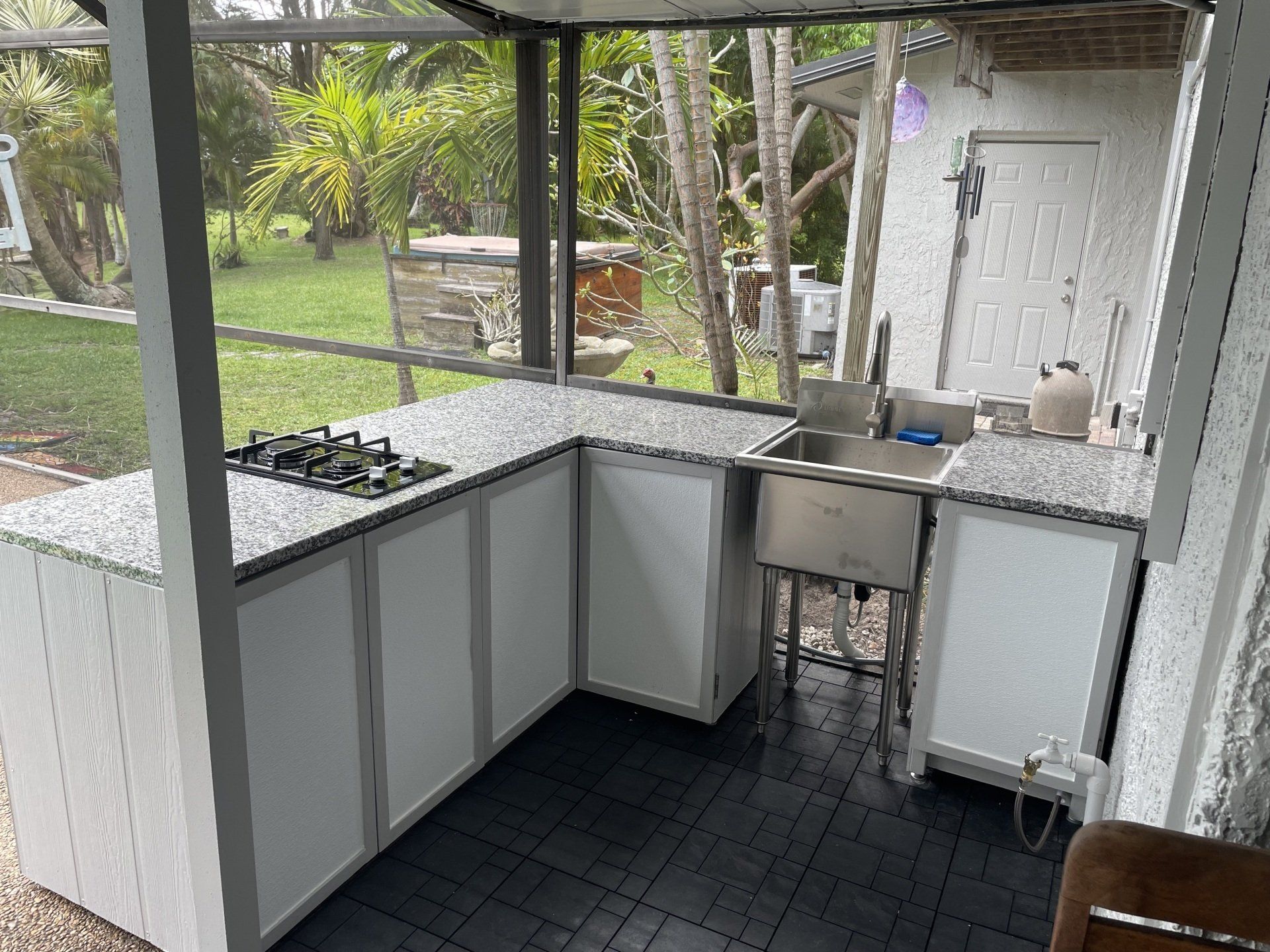 Efficient Outdoor Kitchen 
