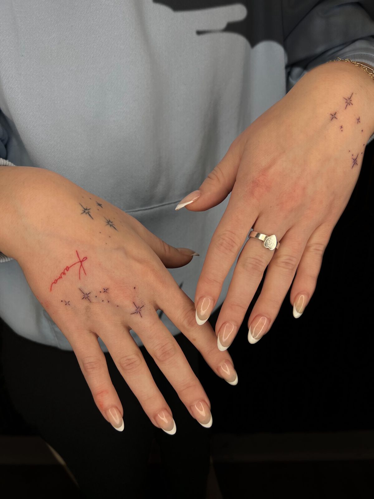 Paulina Ferreira fine line tattoos hand