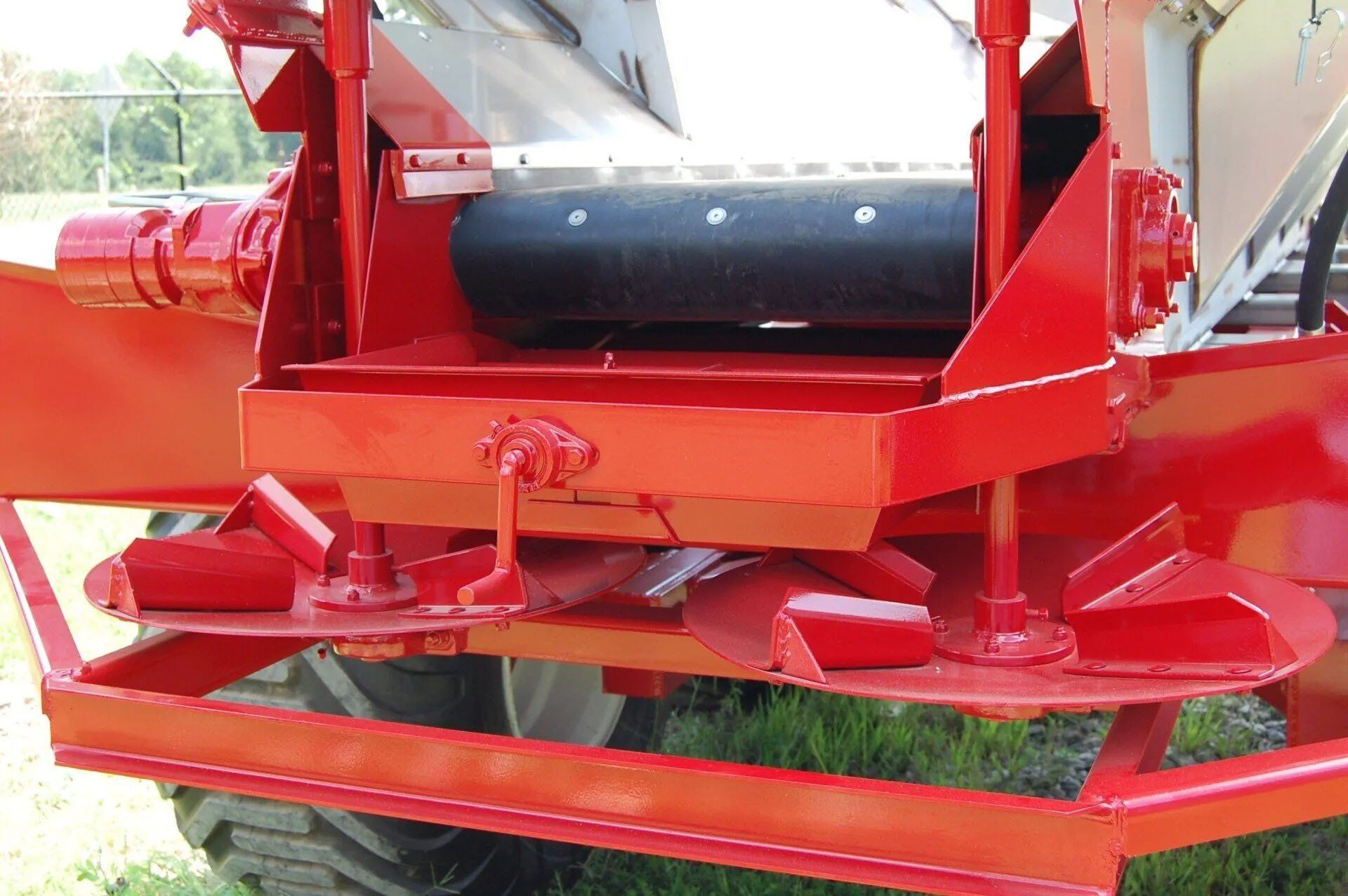 Mathis Equipment LLC Ronda NC Fertilizer Lime Spreaders