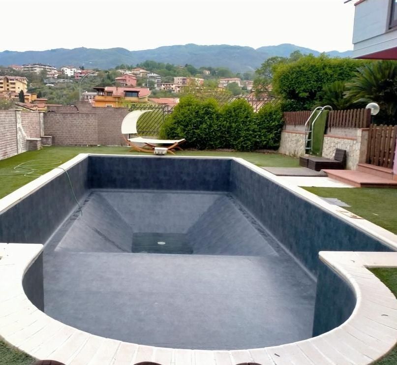 piscina ristrutturata