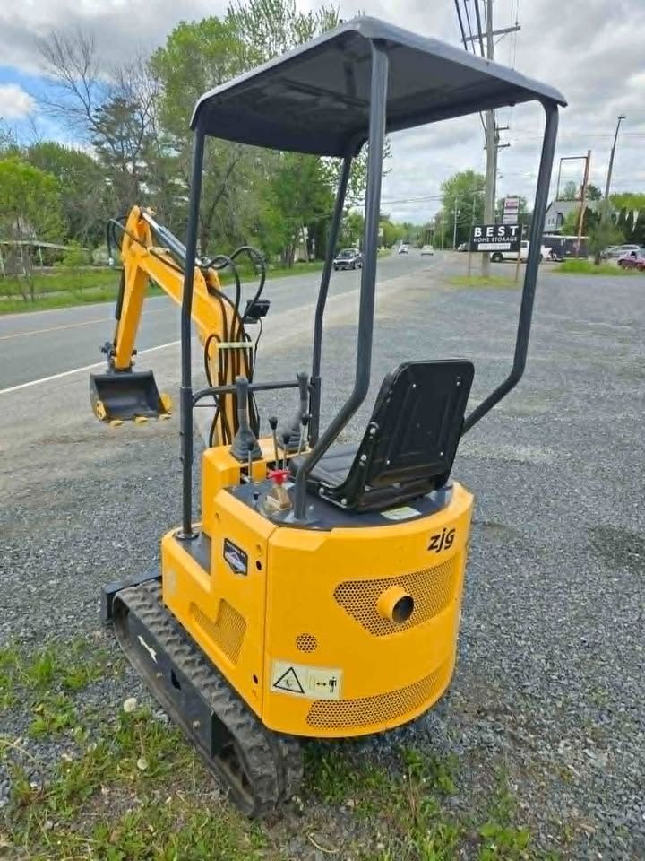 ZJG One Ton Mini Excavator for Sale in New Brunswick, Canada